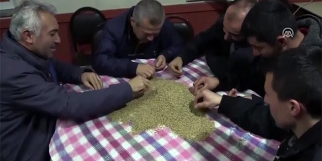 Köylüler yılın ilk karını böyle karşılıyorlar