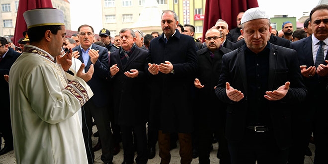 Kamu Başdenetçisi Malkoç'un acı günü