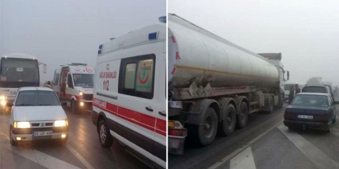 Isparta'da 10 araç birbirine girdi: 13 yaralı