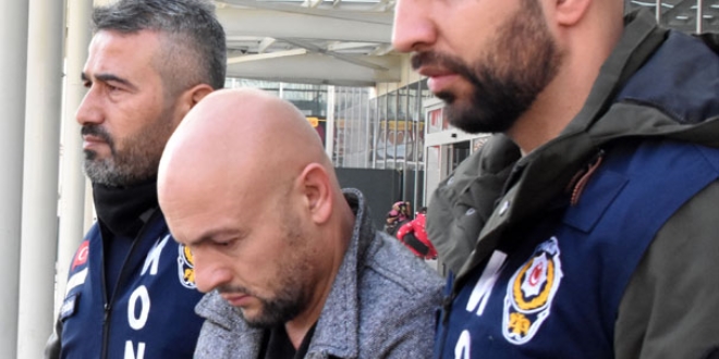 Emekli polis işlediği cinayetlerden sonra babasını aramış