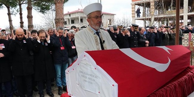 Şehit trafik polisi son yolculuğuna uğurlandı
