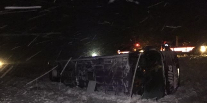 Ankara'da yolcu otobüsü devrildi: 20 yaralı
