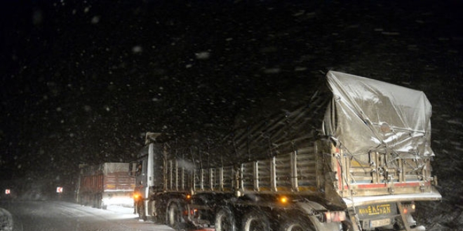 Isparta'da yolcu otobüsü devrildi: 17 yaralı