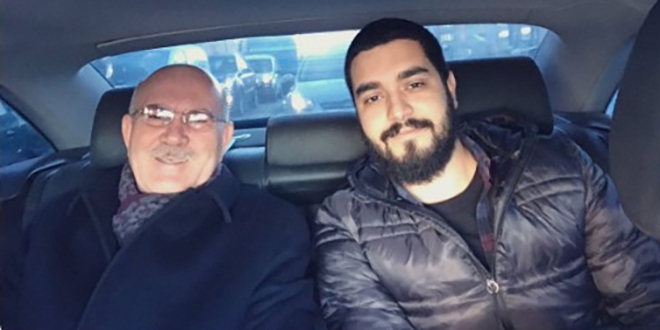 Rektör aracıyla öğrencisini evinden alıp okula götürdü