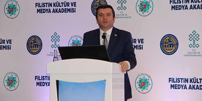 UMED Filistin Medya Akademisi mezunları sertifikalarını aldı