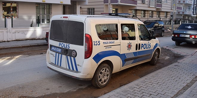 Nargileden etkilen üniversiteli hastaneye kaldırıldı