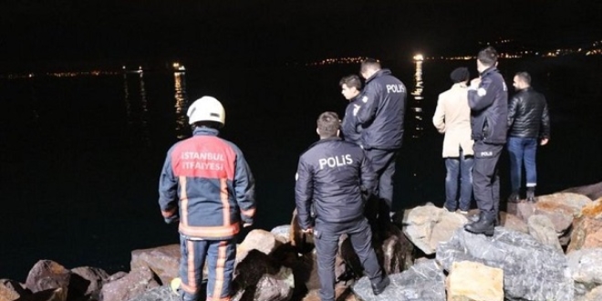 İstanbul'da iddia üzerine denize atlayan genç boğuldu