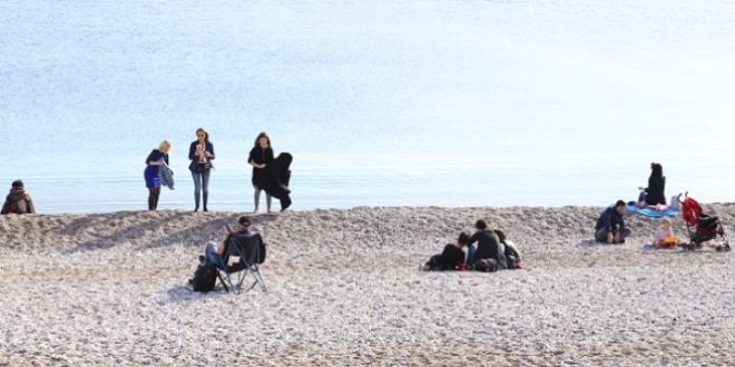 Antalya'da aralık ayında deniz keyfi