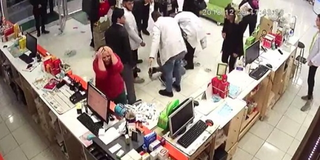 Eczanede bebeği kurtarma savaşı sürerken, hırsız boş durmadı