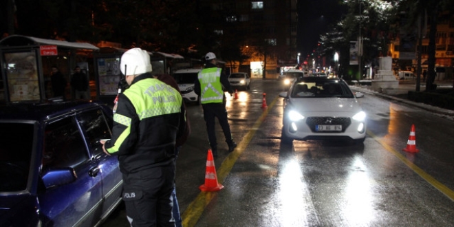 Elazığ'da 'emniyet kemeri' takmayan sürücülere ceza