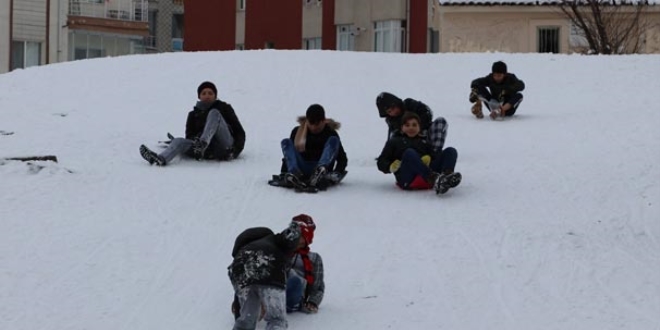 Gaziantep'in baz ilelerinde okullar tatil edildi