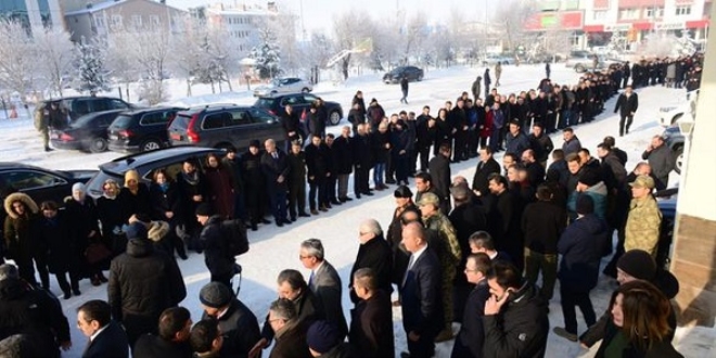 Eksi 16'da 200 metrelik veda kuyruğu