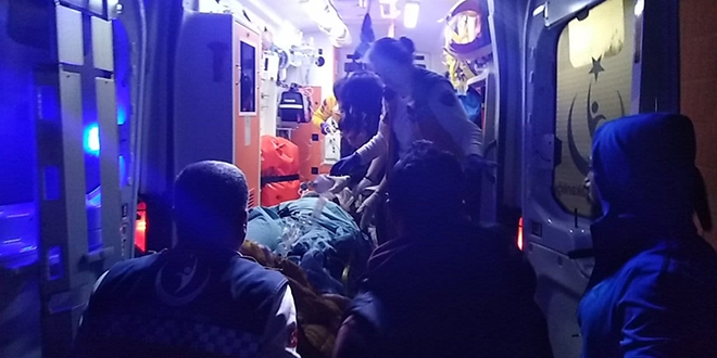 Üniversite öğrencilerine araba çarptı: 1 ölü, 1 yaralı