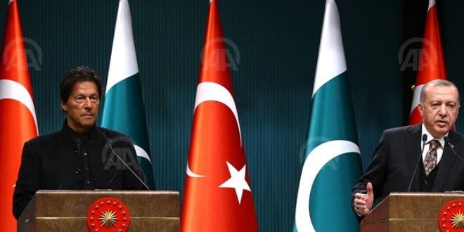 'Okulların maarif vakfına teslimi memnuniyet verici'