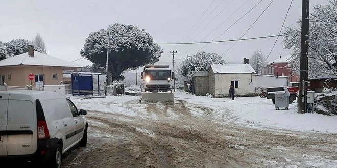 zmir, Aydn ve Mula'da kar ya etkili oluyor