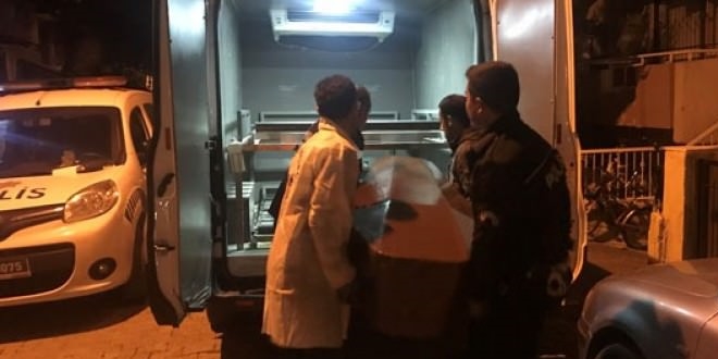 Emekli albay evinde ölü bulundu