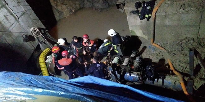 İki kardeşi ecel 1 metre çaptaki boruda yakaladı