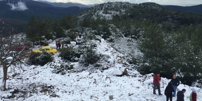 Bodrum'a 4 yıl sonra kar yağdı