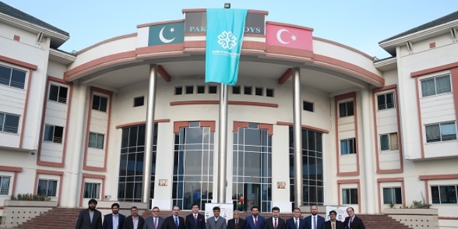 Pakistan'daki FETÖ okullarının TMV'ye devri tamamlandı