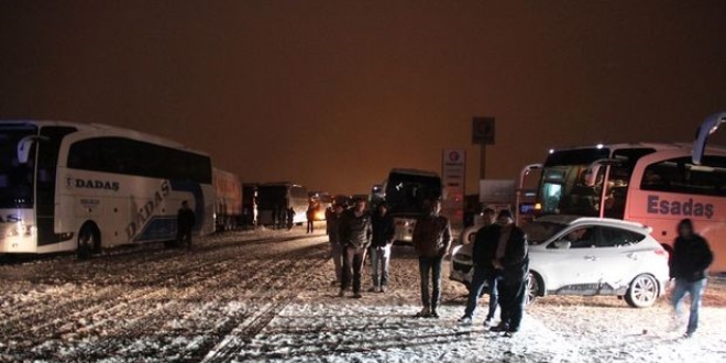 Erzincan-Gümüşhane karayolu ulaşıma kapandı