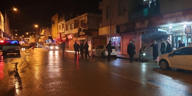 Çatışma ortasında kalan esnaf başından vuruldu