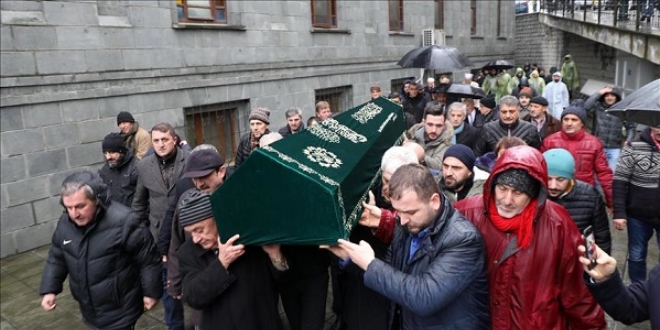 Cumhurbaşkanı Erdoğan'ın dayısının cenazesi toprağa verildi