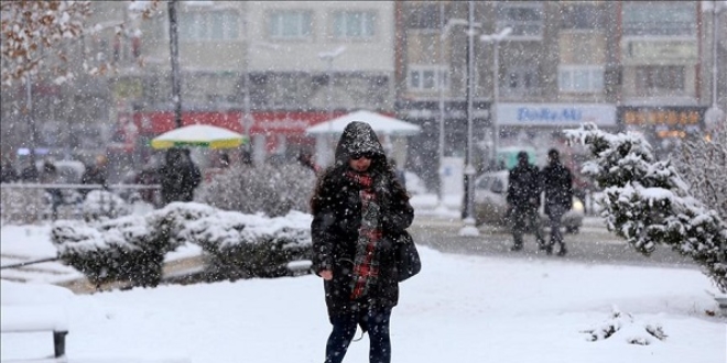 Sivas'ta hava sıcaklığı eksi 30 dereceye kadar düştü