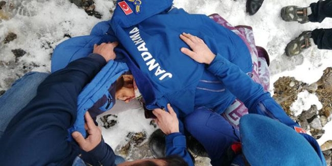 Saatler sonra sürünerek ulaşıp yardım istedi