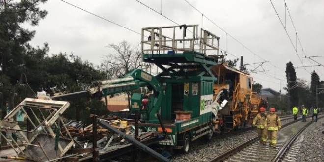 Bakanlk: Kaza tren kazas deil iki i makinesinin arpmas