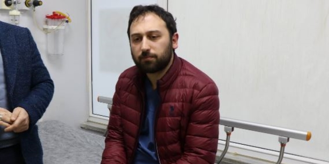 Hasta yakını doktoru darp etti