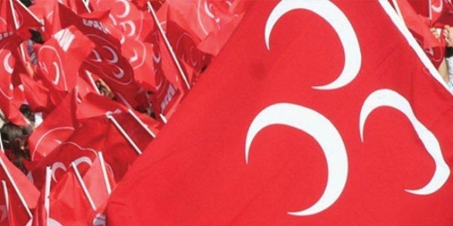 Kayseri'de aday gösterilmeyen 2 MHP'li istifa etti
