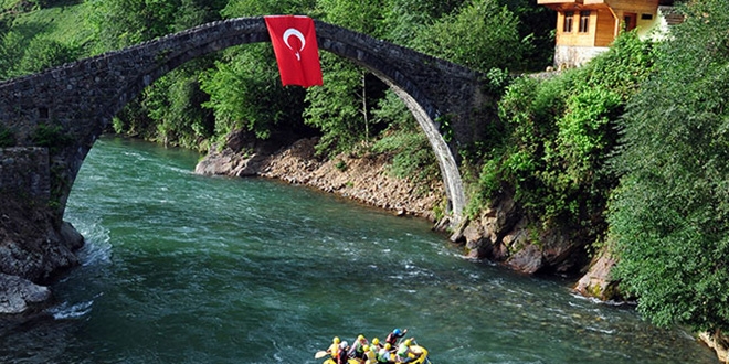 'Tarihin tanıkları: Köprüler'de Karadeniz'den 2 köprü