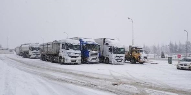 Afyonkarahisar-Kütahya kara yolu ulaşıma kapandı