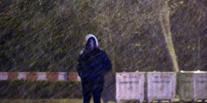 İstanbul'da kar yağışı başladı! Meteoroloji'den uyarı