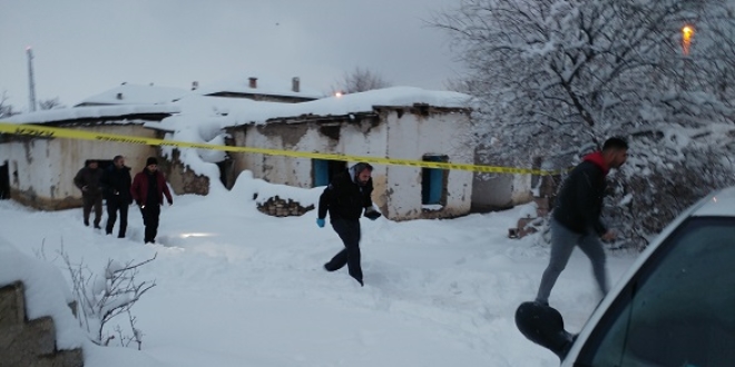 Konya'da metruk evde 2 el bombası bulundu