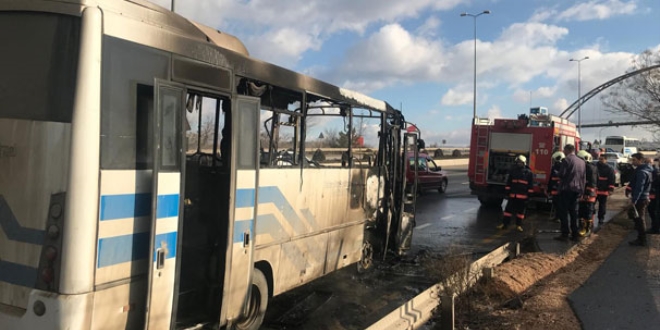 Ankara'da seyir halindeki özel halk otobüsü alev aldı