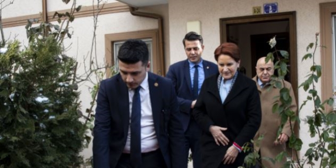 Akşener'den Şenel'in ailesine taziye ziyareti