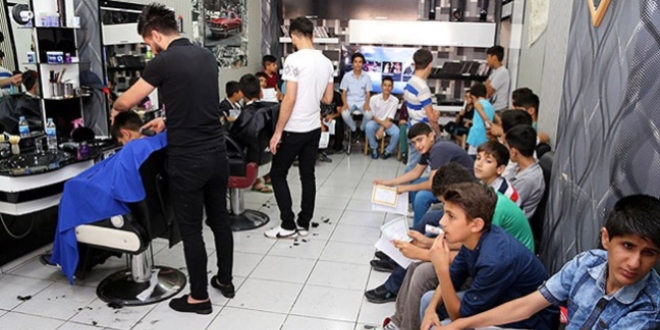 Başarı belgesini getiren öğrenciye ücretsiz tıraş