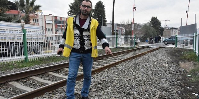 TCDD görevlisi, genç kızın intiharını böyle önledi