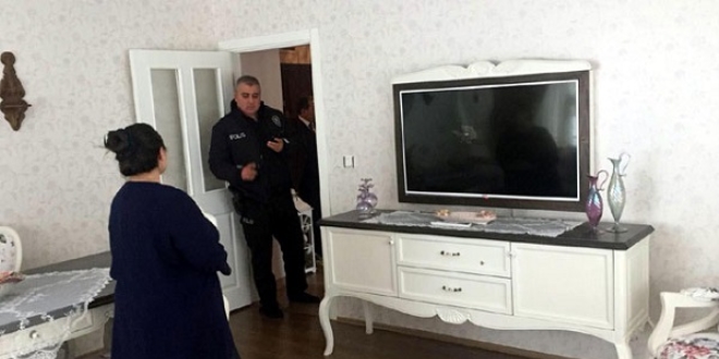 Belediye başkanının evi kurşunlandı
