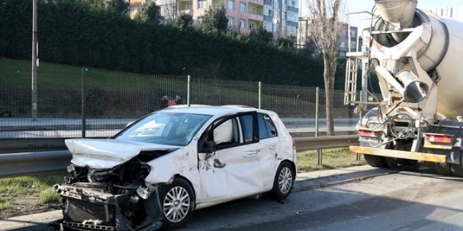 Okmeydanı'nda makas atan sürücü zincirleme kazaya neden oldu