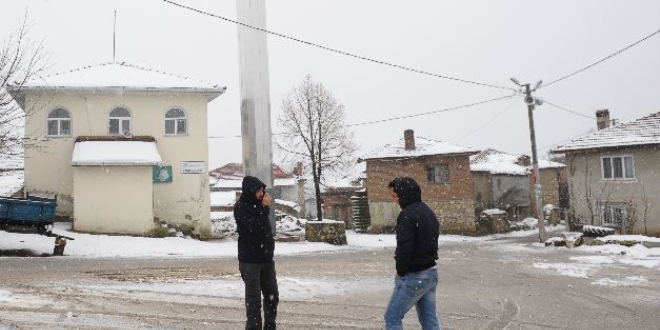 10 haneli mahallede 3 muhtar adayı