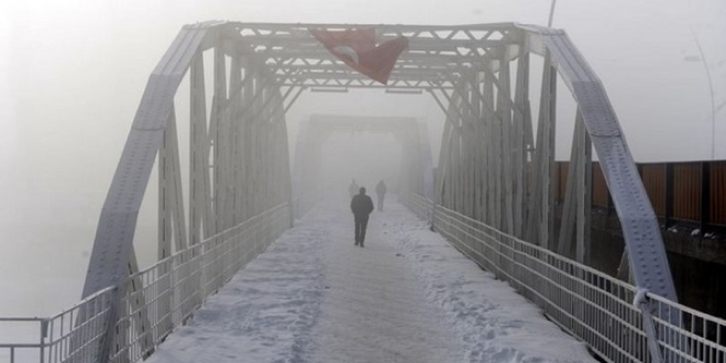 Ardahan'da hayat durdu! Termometreler eksi 32 dereceyi grd