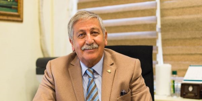Ünlü İletişim Profesörü Suat Gezgin emekli oluyor