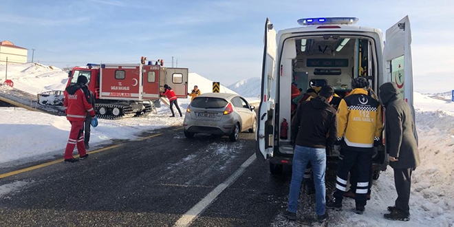 Bingöl'de ekipler yaşlı hasta için seferber oldu