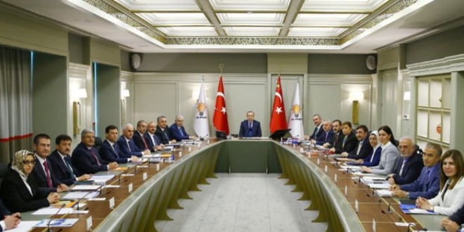 AK Parti MYK toplantısı sona erdi