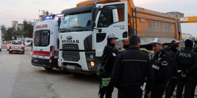 Kamyonun altında kalan 9 yaşındaki çocuk öldü