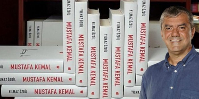 Özdil'in 2 bin 500 liraya satılan kitabı 3 saatte tükendi!