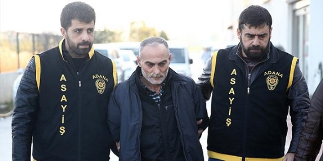 Eşini öldürdüğü iddiasıyla aranan zanlı berberde yakalandı