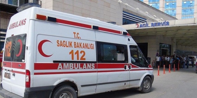 Otomobilin çarptığı polis memuru şehit oldu